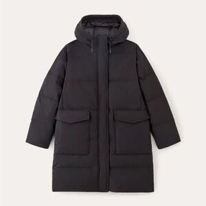 Everlane Black Essential Puffer Jacket Size Medium